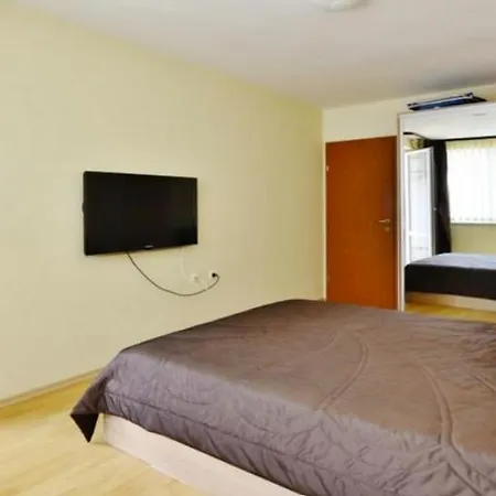 Knox Privilege C-4 265 Apartment